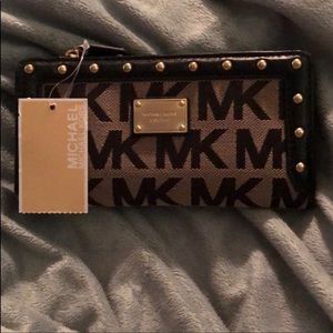 Michael Kors Big Valley BLK wallet